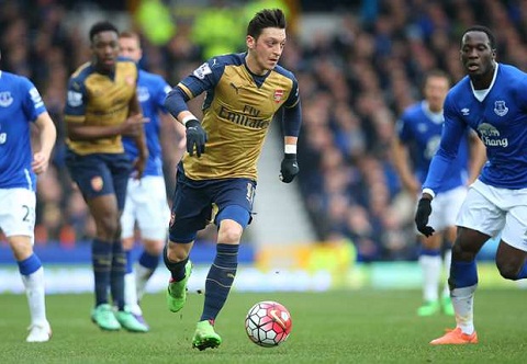 Arsenal đón hung tin từ Mesut Ozil sau trận Everton
