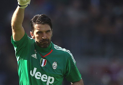 Buffon gửi thư tri ân đầy xúc động tới... khung gỗ của Juve sau khi lập kỷ lục