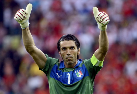 Buffon, Dino Zoff và nỗi khao khát đứng trên đỉnh châu Âu