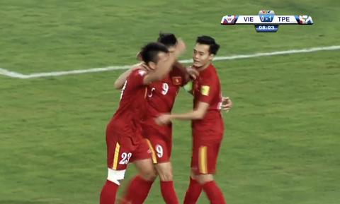 Công Vinh thể hiện đẳng cấp, đem về bàn gỡ hòa cho Việt Nam