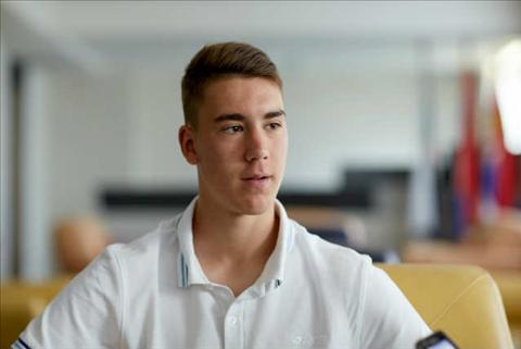 Chê Ibra xịn, Arsenal nhòm ngó… Ibra mới