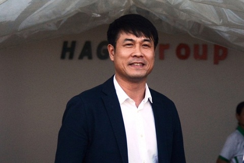 HLV Nguyen Huu Thang da sut mat 2 can sau khi dan dat DTQG