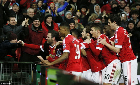 M.U thắng nhọc, Van Gaal vẫn hạnh phúc vì ... Man City và Arsenal