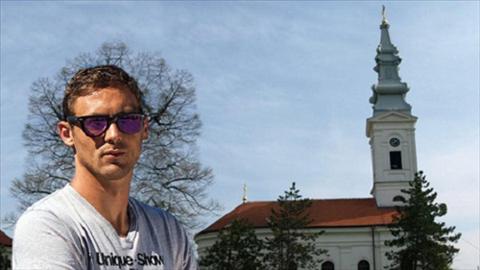 Sao Chelsea được phong “người hùng” vì gánh nợ cho dân làng