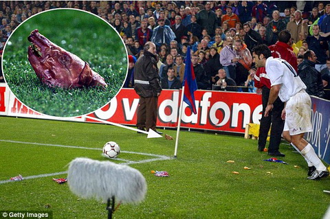 5 khoảnh khắc xấu xí đi vào lịch sử El Clasico