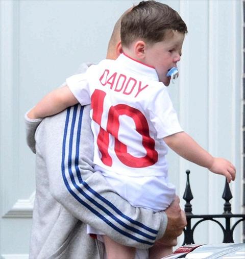 Con trai Rooney than tuong Vardy hon bo hinh anh 2