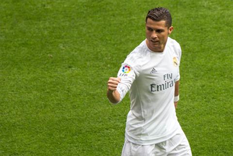 Ronaldo gop mot ban vao chien thang cua Real. Anh: Reuters