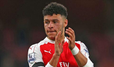 Muốn tỏa sáng Chamberlain nên rời Arsenal