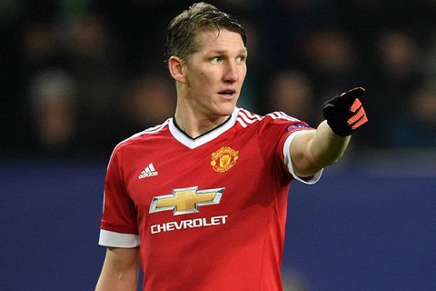 Schweinsteiger se phai nghi thi dau den het mua giai