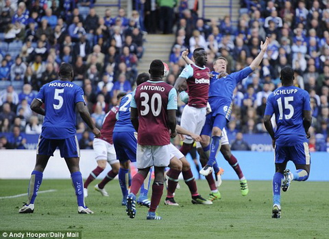 Trước vòng 35 Premier League: Leicester đứng dậy hay tiếp tục gục ngã