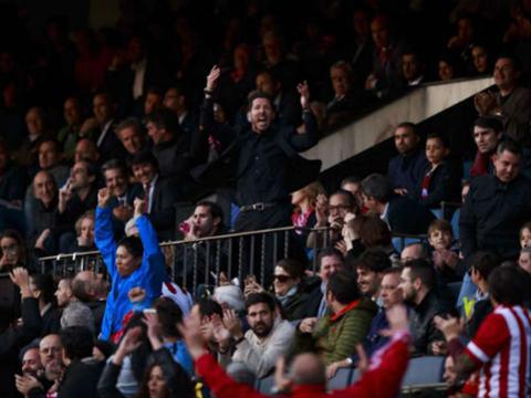 HLV Diego Simeone xai chieu ban o tran Atletico Madrid 1-0 Malaga hinh anh