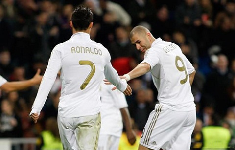 Ronaldo va Benzema bo ngo kha nang ra san o tran luot ve hinh anh