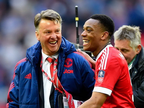 HLV Van Gaal chỉ ra sự khác biệt giữa M.U và Leicester