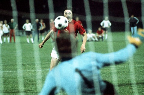 Antonin Panenka la nguoi sut penalty quyet dinh dua Tiep Khac vo dich Euro 1976