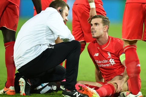 Liverpool phải trả giá đắt sau trận hoà Borussia Dortmund