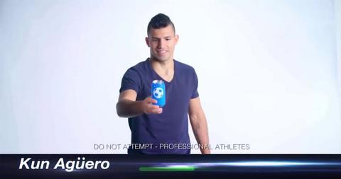 Khi dàn sao bóng đá trổ tài tâng lon nước ngọt