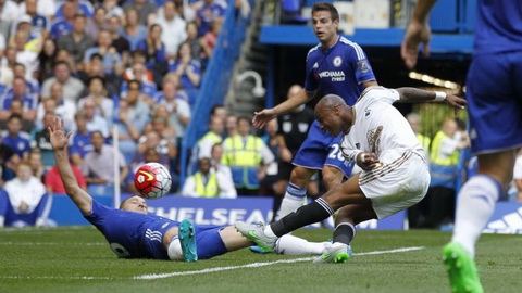 Swansea vs Chelsea (21h ngày 9/4): Thiên nga đen khó làm nên lịch sử