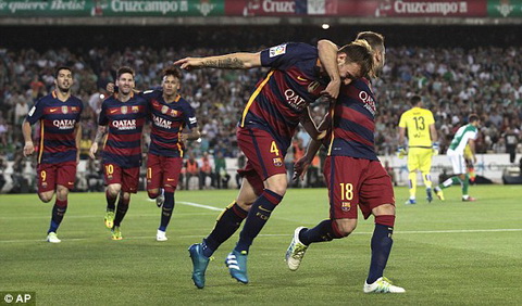 Chơi hơn người, Barca vẫn không thể hủy diệt Betis như thói quen