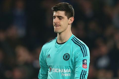 Lộ lý do Courtois vắng mặt ở đại chiến với Liverpool