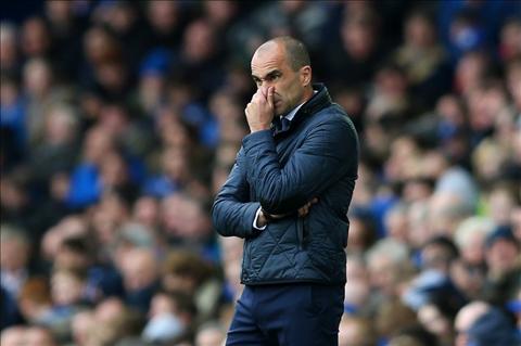 Everton CHÍNH THỨC sa thải HLV Roberto Martinez