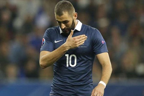 Không được dự Euro, Benzema mắng cả HLV Deschamps