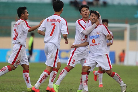 Bình luận danh sách tập trung U19 Việt Nam 2016: Hài hoà hơn lứa Công Phượng
