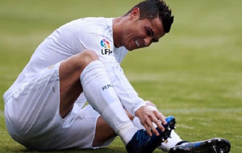 Ronaldo dính chấn thương sau chiến thắng trước Deportivo