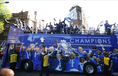 Chiec xe bus cua Leicester voi bo canh moi