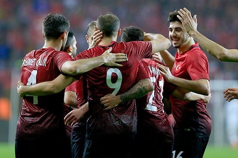 Thổ Nhĩ Kỳ tung danh sách sơ bộ dự EURO 2016 với hàng tiền vệ khủng