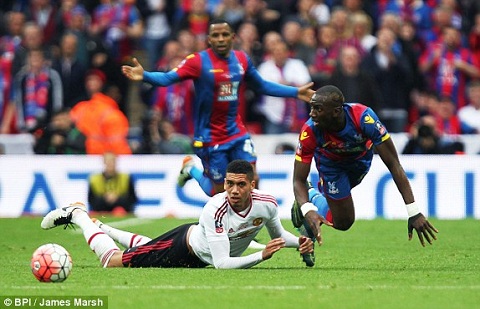 Chris Smalling: Ơn giời! Mùa giải kết thúc rồi