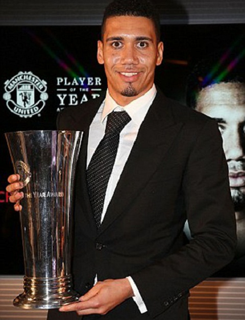 Trung ve Chris Smalling hinh anh