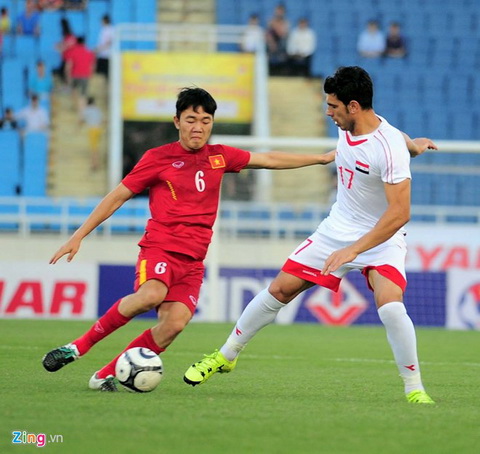 Xuân Trường kiến tạo đẳng cấp cho Văn Quyết lập công