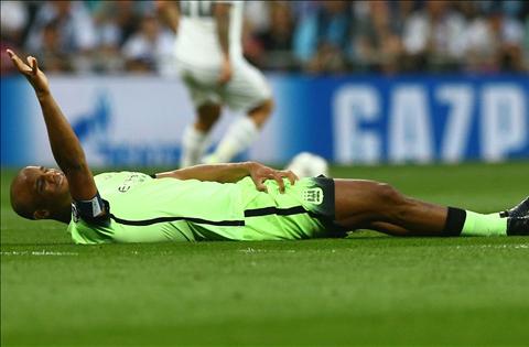 Vincent Kompany: Đầu xuôi mà đuôi không lọt