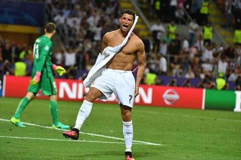 Ronaldo xe ao an mung khien Adidas tuc gian hinh anh 2