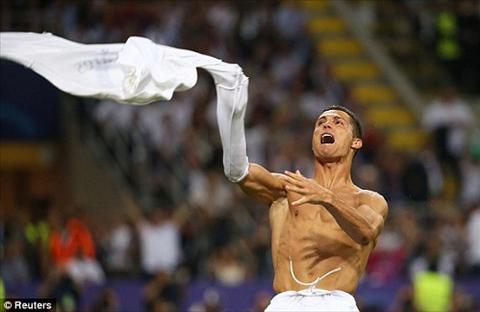 Ronaldo xe ao an mung khien Adidas tuc gian hinh anh 2