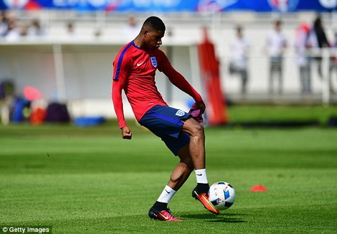 Sao trẻ Rashford sở hữu kỹ năng sút phạt của Ronaldo vs Beckham