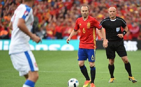 tien ve andres iniesta hinh anh 3