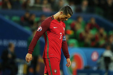 Ronaldo nhạt nhòa trong luọt trạn dàu tien Euro 2016