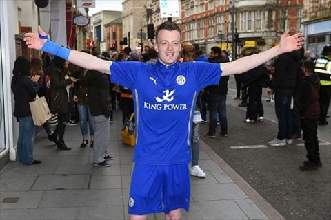 Jamie Vardy chan tai khoan cua ban sao vi so ra ria hinh anh