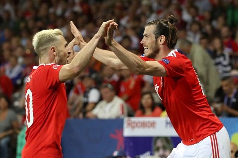 Bale ghi ban trong the doi mat Akinfeev.