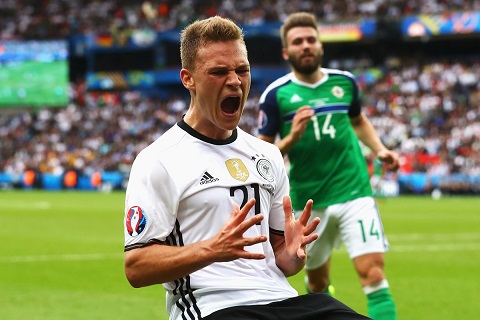 Ancelotti nhắn Man City: “Kimmich không phải để bán”