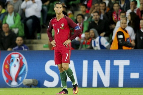 Ronaldo là vấn đề lớn nhất với ĐT Bồ Đào Nha