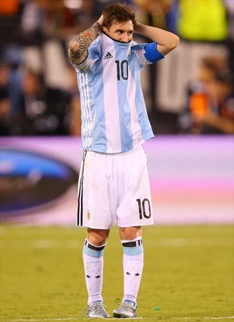 Hoa hau sieu vong ba dang anh nong cau xin Messi o lai Argentina hinh anh 2