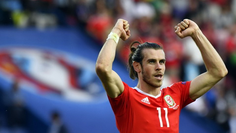 Người hùng Robson-Kanu: “Bale giỏi hơn cả Messi và Ronaldo”
