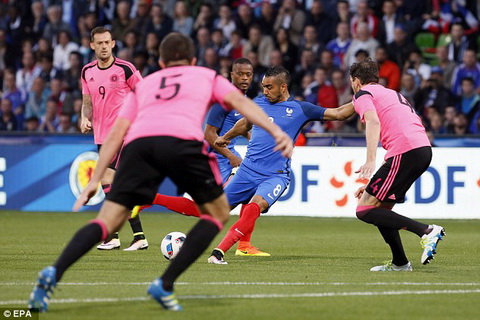 Phap 3-0 Scotland Les Bleus thi uy suc manh truoc Euro 2016 hinh anh 3