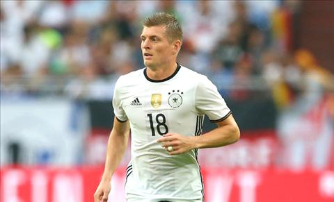 ĐT Đức và bài toán Toni Kroos: Đừng bắt số 10 phải phòng ngự