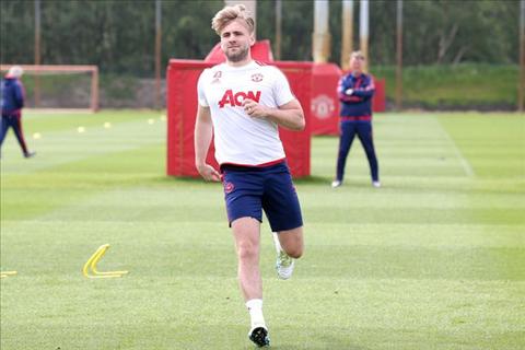 Man United nhận tin cực vui từ “thương binh” Luke Shaw
