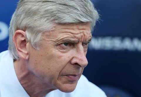 Huyền thoại Arsenal giận dữ: Arsene Wenger, ông mua ai cũng được!