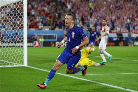 Vì sao tiền vệ Perisic nên tới Liverpool để “trả nợ” HLV Klopp?