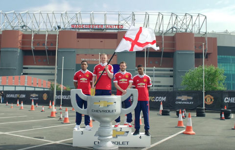 Wayne Rooney chiến thắng trong cuộc đua ô tô ... trẻ em